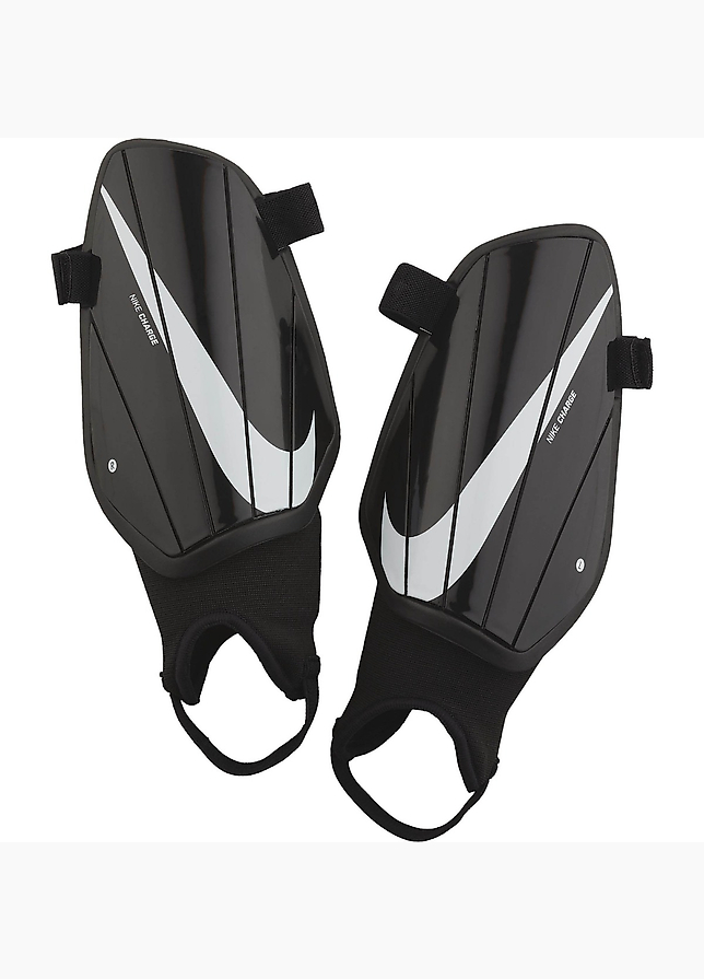 Nike Ochraniacze piłkarskie CHRG GRD SP2164 010 Nike Ochraniacze piłkarskie CHRG GRD SP2164 010